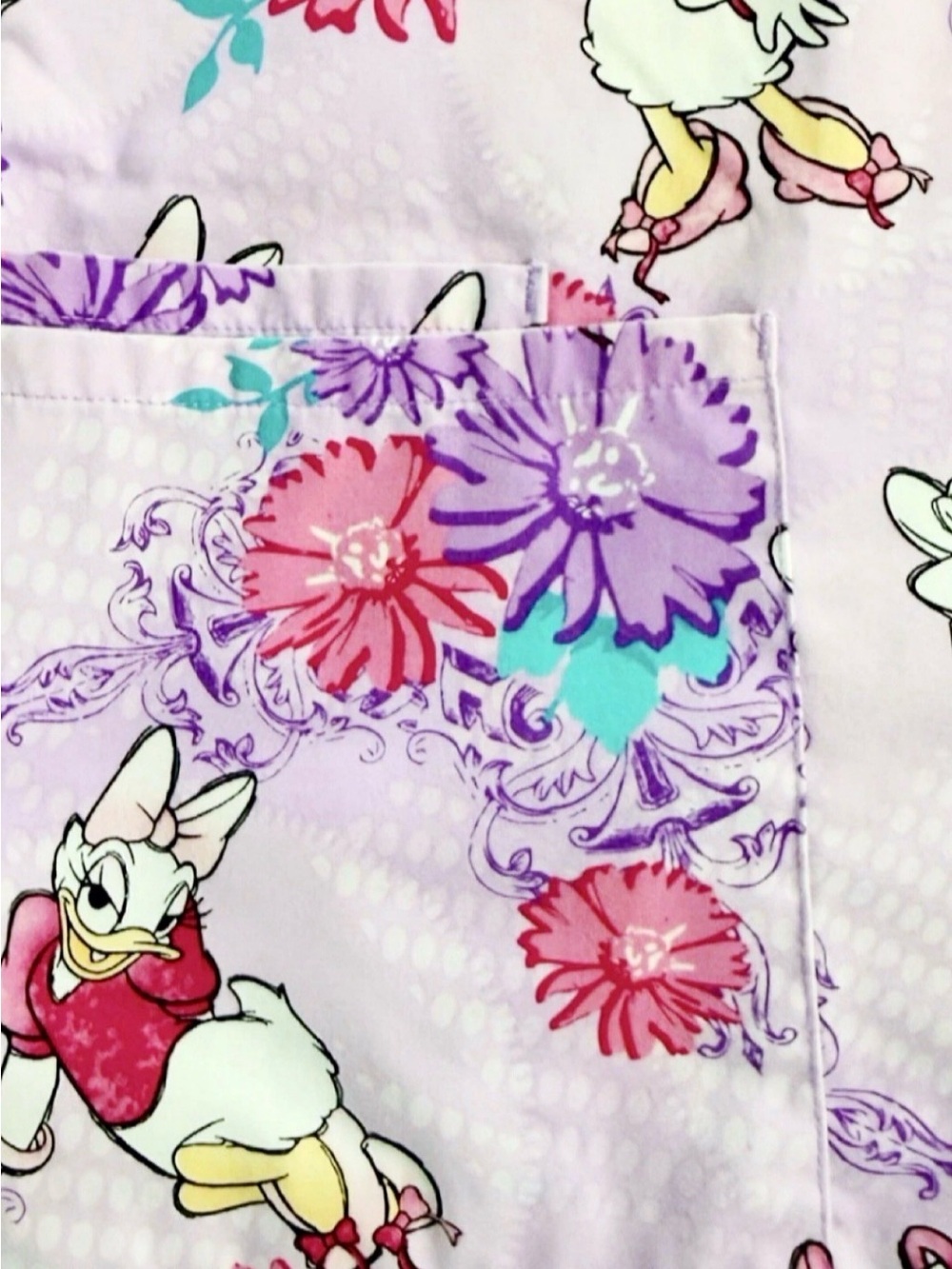 Disney Daisy Duck Floral Scrub Top Women’s Large Purple Pink Medical Nurse - Picture 4 of 8